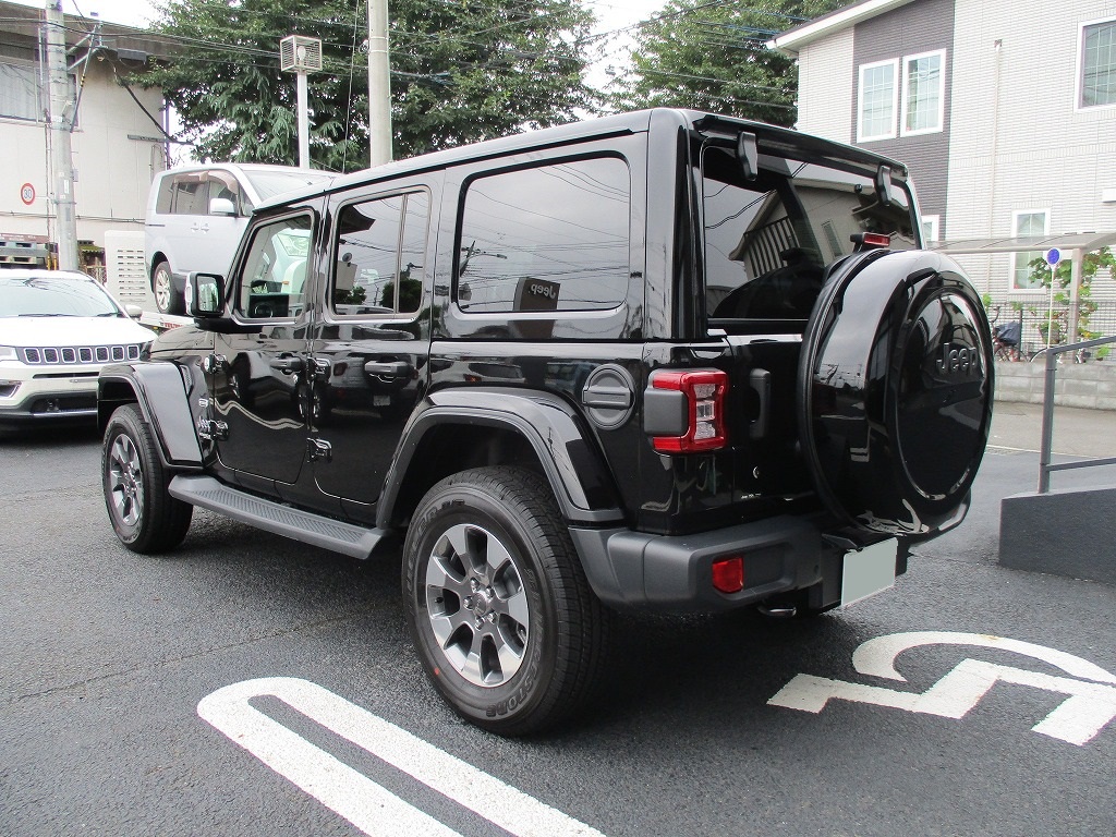 ト送料込 American Unlimited Love Peace Sign ハートヒッピー マルチカラー スペアタイヤカバー (適合: Jeep  WranglerアクセサリーまたはSUV Camper RV) （並行輸入品）