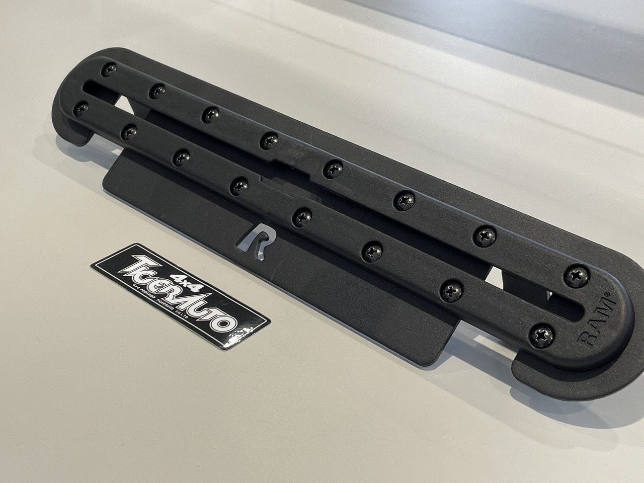 RAM MOUNTS ラムマウント タフトラックベース / タイガーオート RAM MOUNTS ラムマウント タフトラックベース / タイガーオート