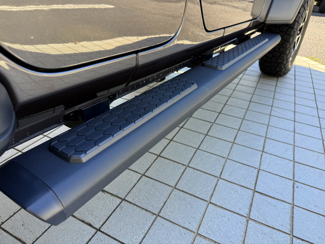 即納】MOPAR チューブステップ -JL- / タイガーオートショッピング