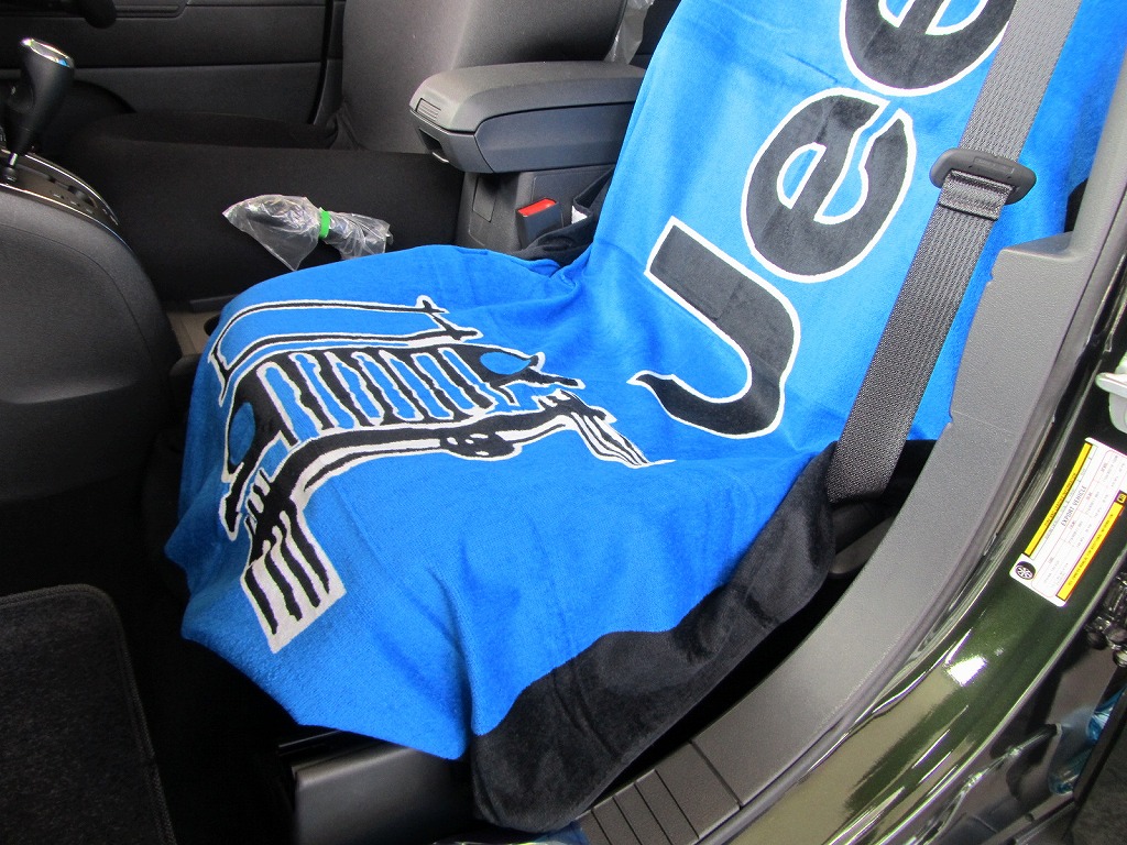 超歓迎 シートタオル シートカバー 汎用 フリーサイズ ペア New限定品 Siauliumn Lt