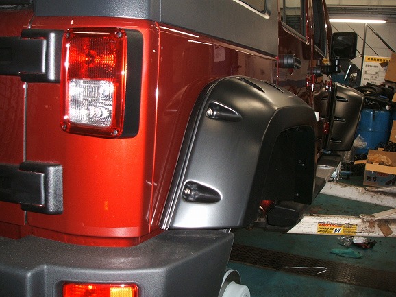 ブッシュワーカーオーバーフェンダー取付け - 4WD SHOP タイガー