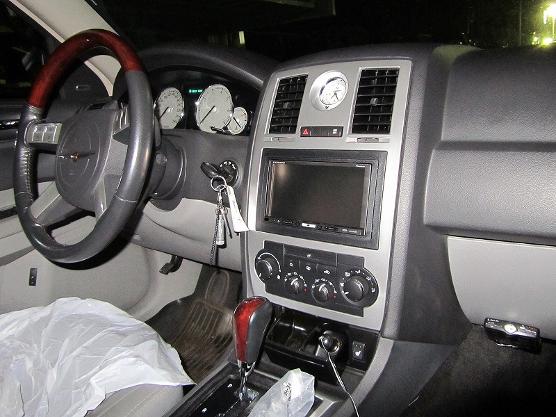300C 2DINナビ取り付け - 4WD SHOP タイガーオート